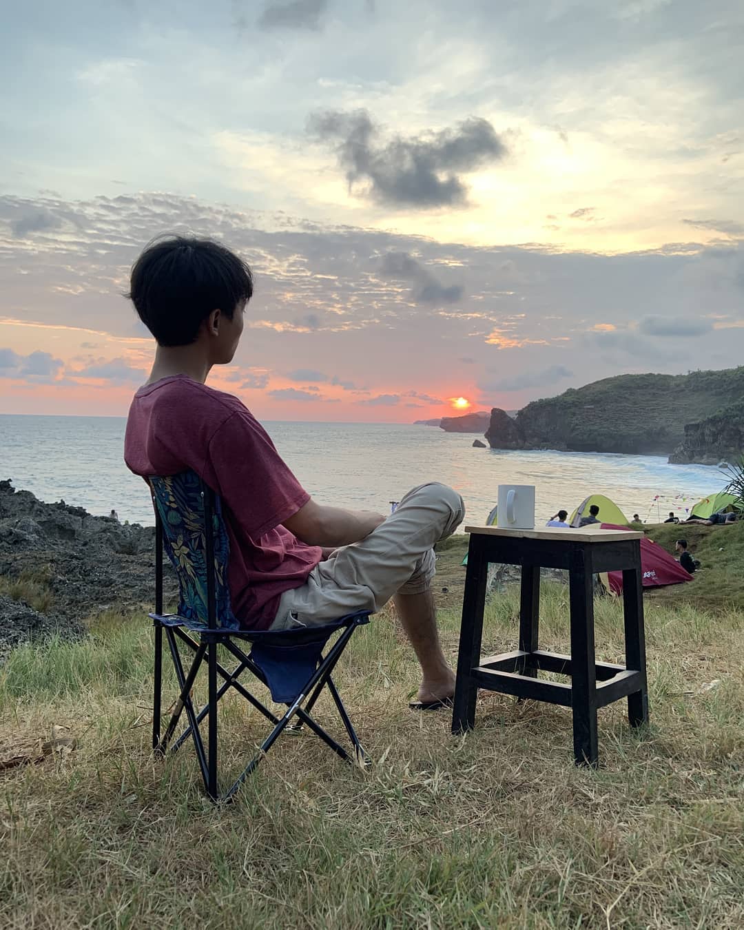 Aktivitas di Pantai Widodaren Aktivitas di Pantai Widodaren